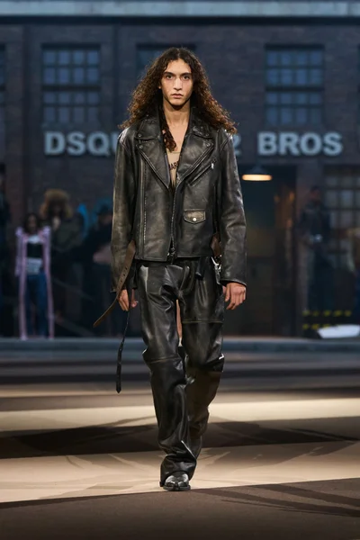 Look 22